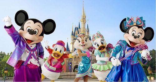 迪士尼情侣吵架吃瓜视频,吃瓜群众围观热议